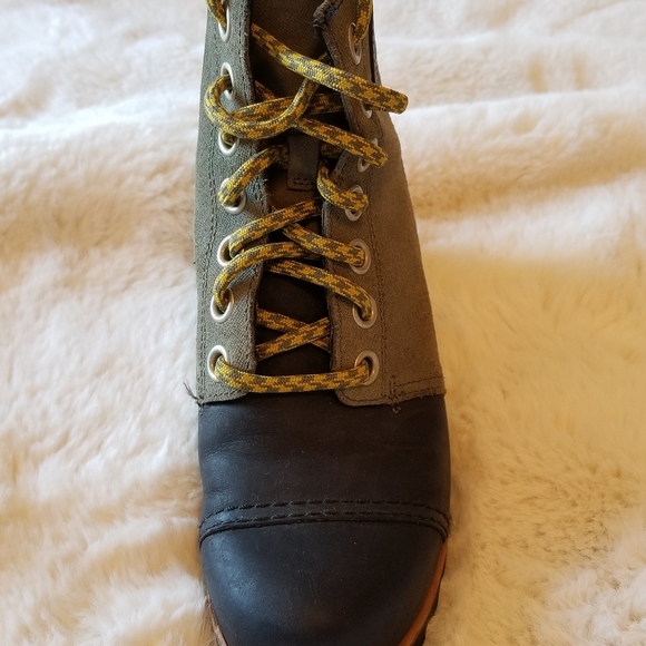 Sorel lace up wedge - Picture 7 of 16